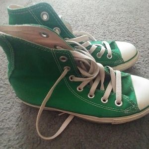 Green Converse high top size 6